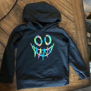 Black lightweight hoodie with smiley face decal 2T